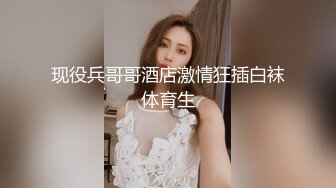 骑在我的鸡巴上一脸享受，五官端正的人妻良妇，拨弄奶头发出舒服的呻吟声！